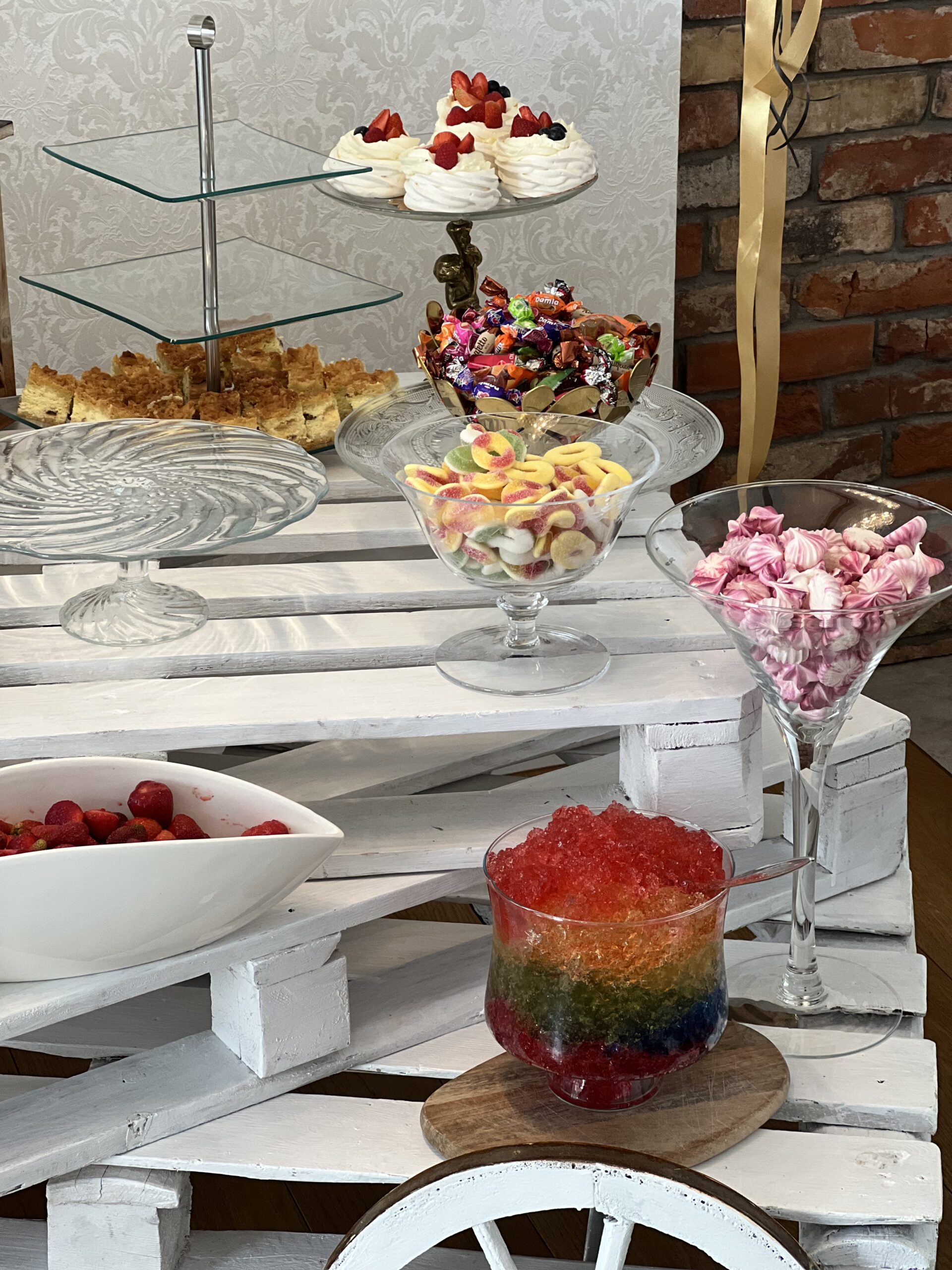 Słodki stół - wózek oraz naczynia - obrazek 3