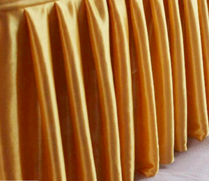 Skirting, falbana na stół